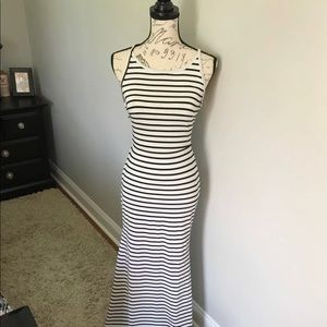 Backless maxi dress